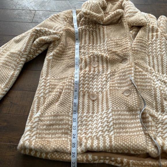 Elie Tahari Faux Fur double breasted coat - Picture 5 of 13